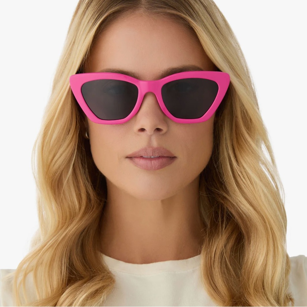 DIFF Eyewear Hot Pink Cat-Eye Sunglasses
